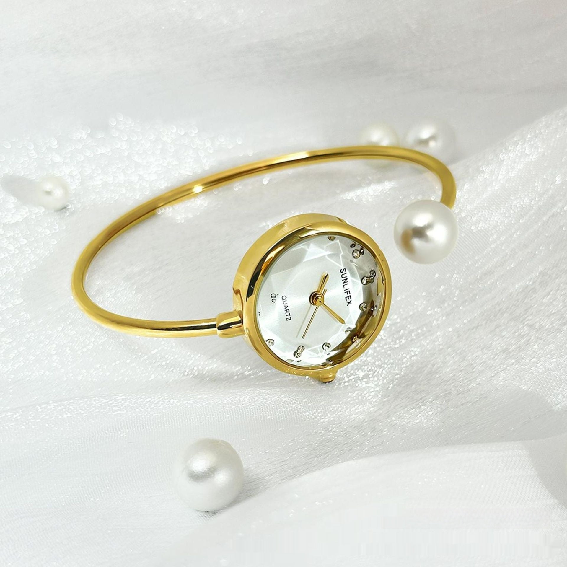 Luna Pearl Bangle Watch