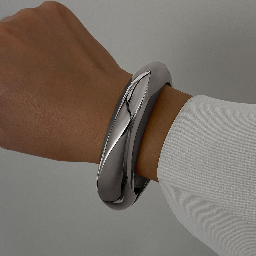 Exaggerated Metal Glossy Surface Bracelet