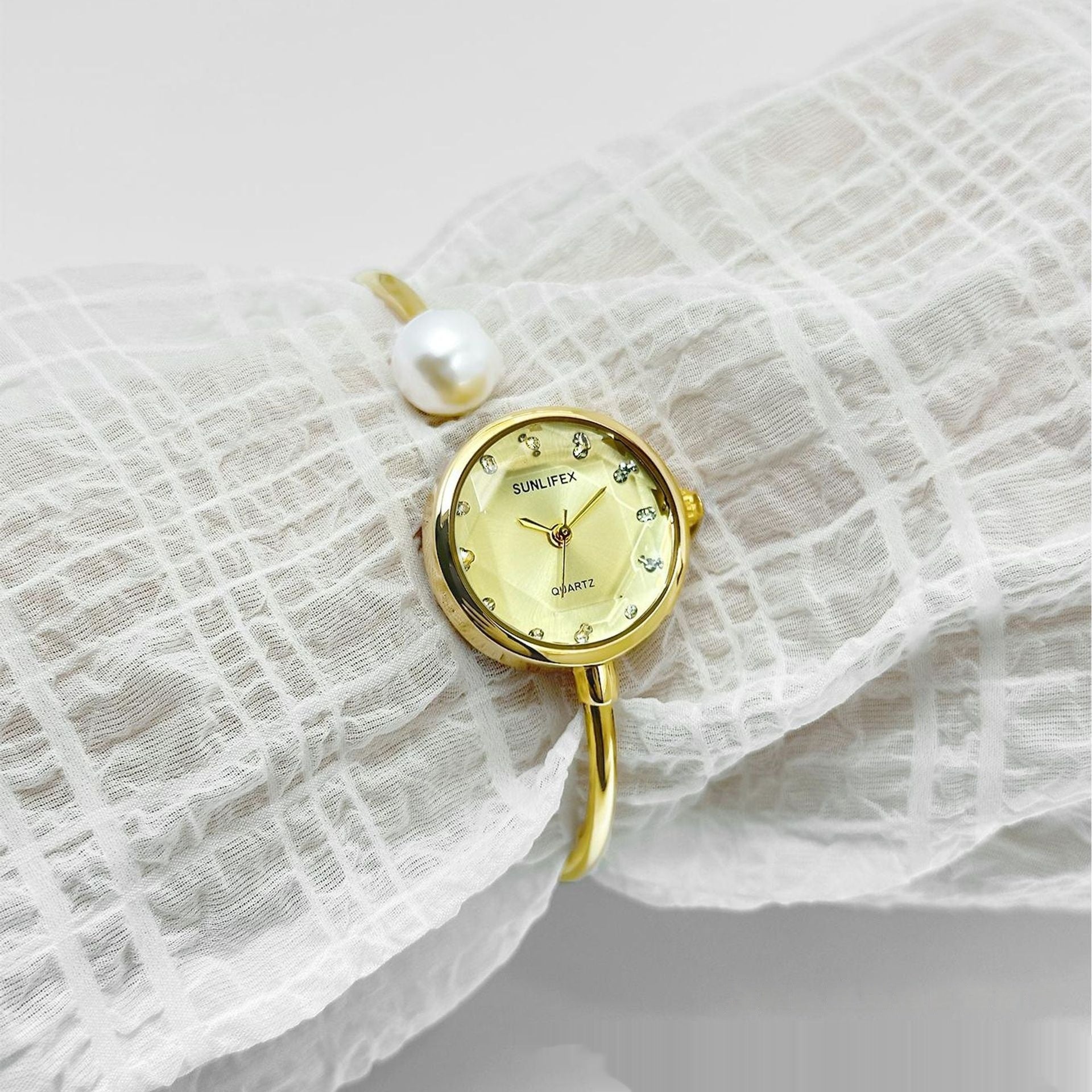 Luna Pearl Bangle Watch
