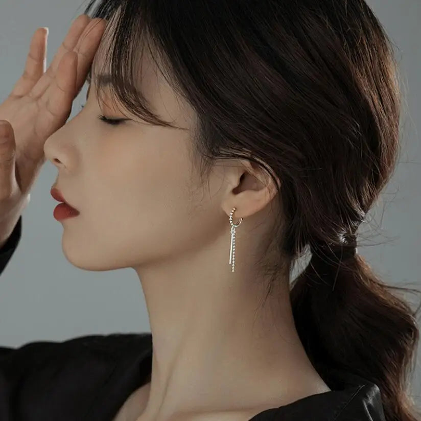 Silver Drape Drop Earrings – Minimal Elegance