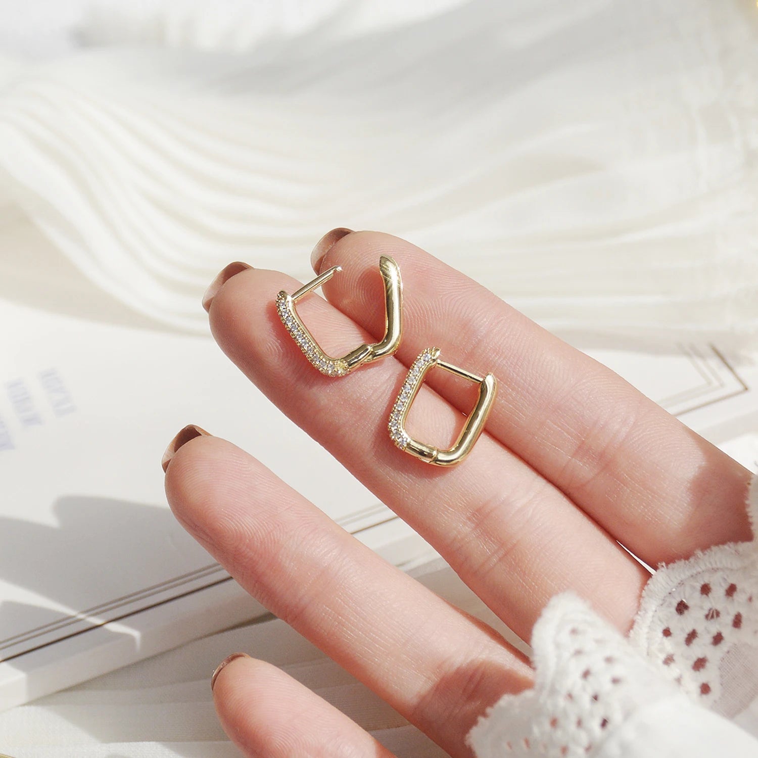 Sculpted Sparkle Square Hoops – Gold Elegance