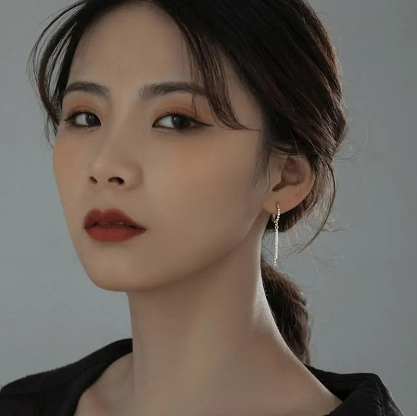 Silver Drape Drop Earrings – Minimal Elegance