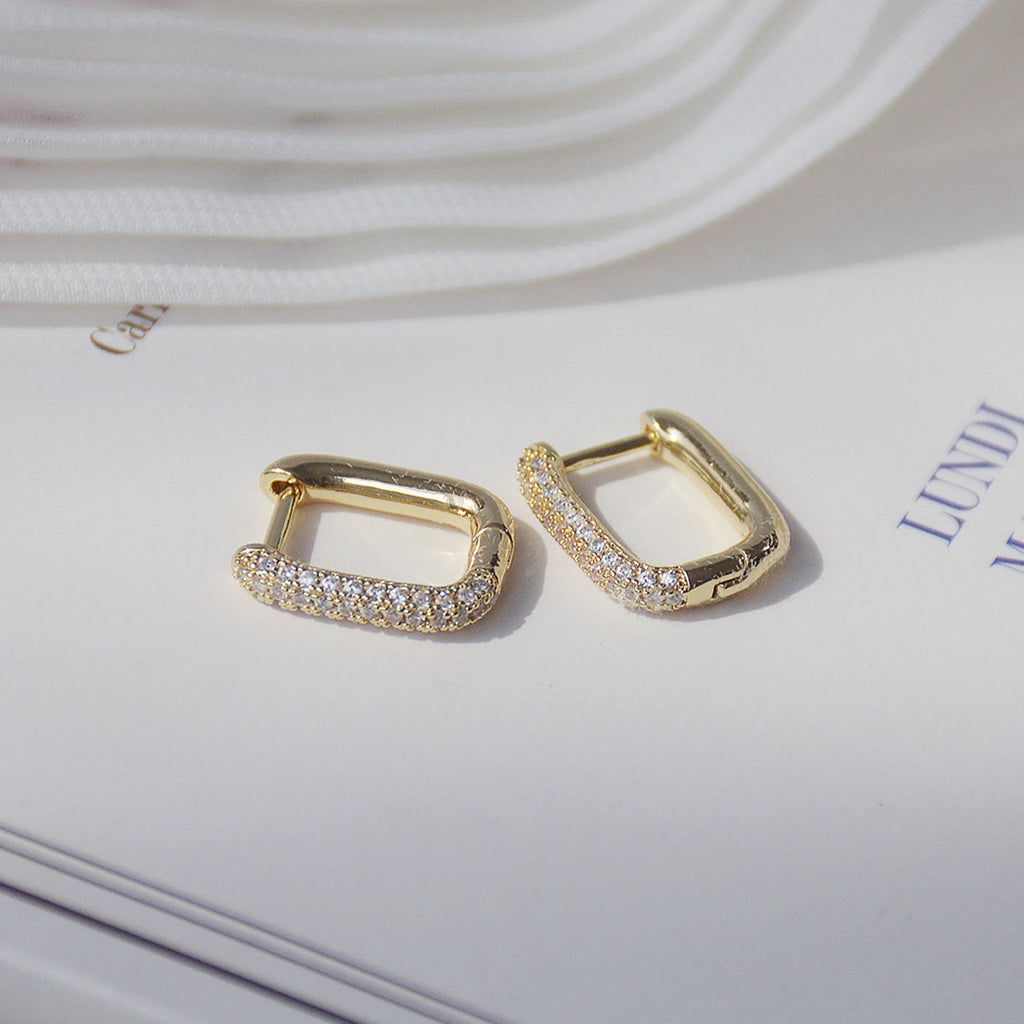 Sculpted Sparkle Square Hoops – Gold Elegance
