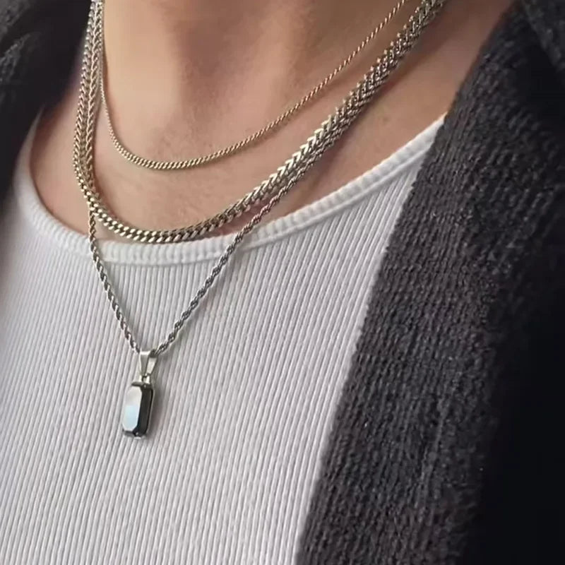 Obsidian Luxe Pendant – Black Onyx & Gold-Plated