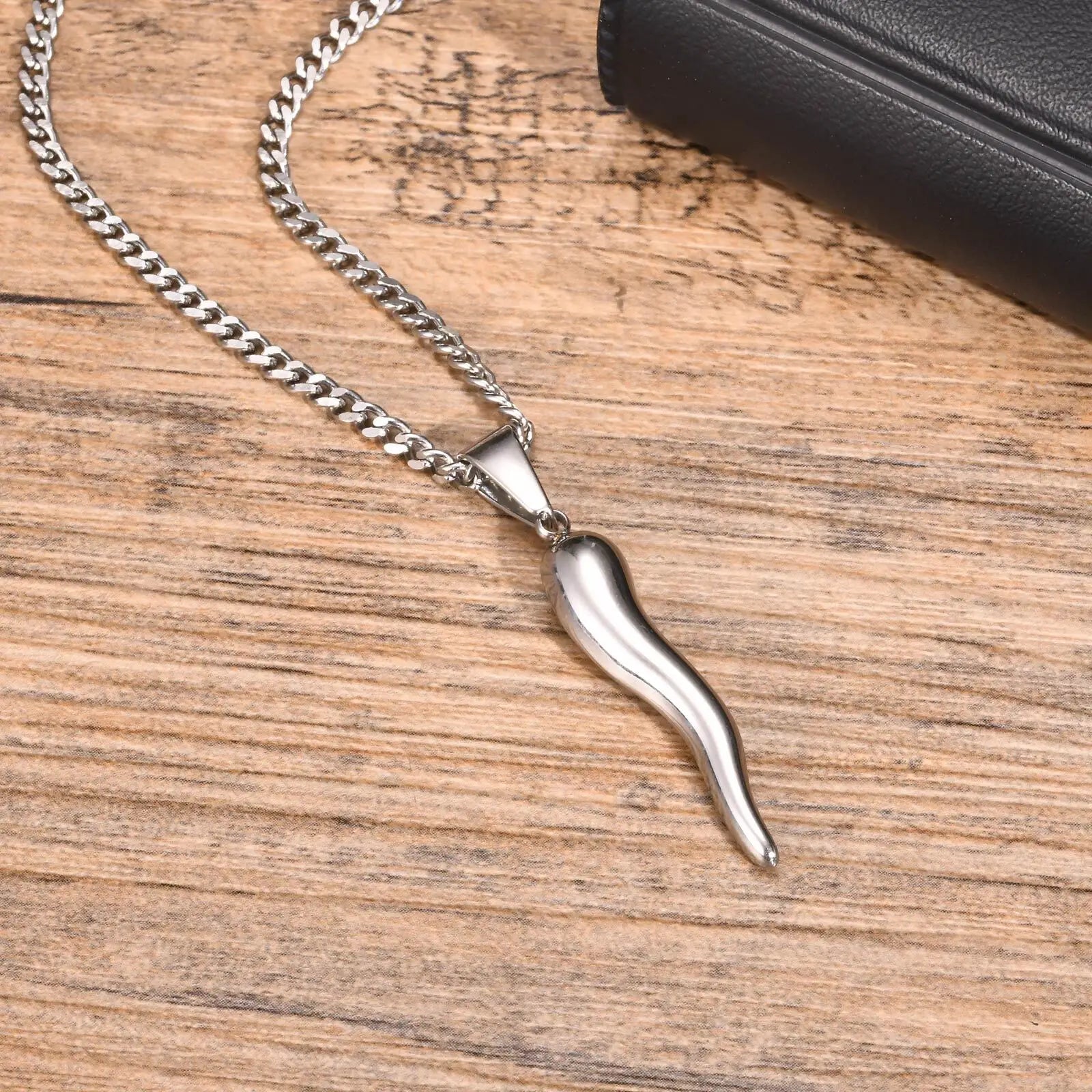 Cornicello Fortuna Necklace – Italian Horn