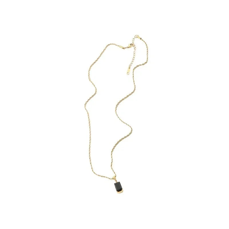 Obsidian Luxe Pendant – Black Onyx & Gold-Plated