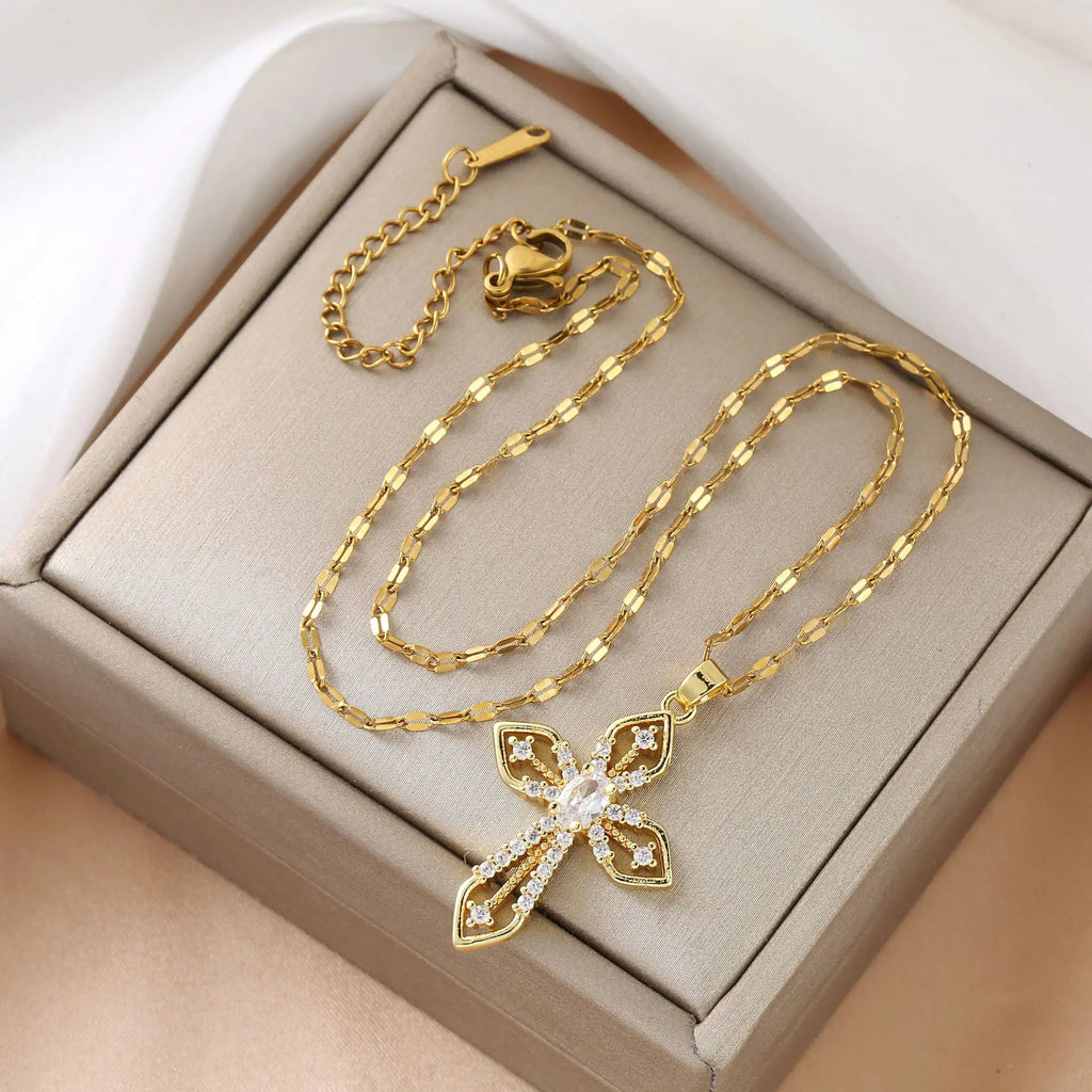 Vintage Gold Cross Pendant Necklace – Stainless Steel Collarbone Chain