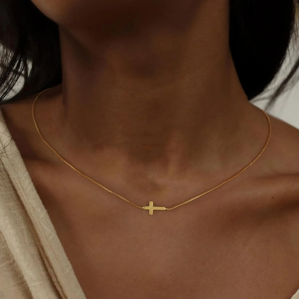 Solène Cross Choker – 14K Gold-Plated Minimalist Necklace