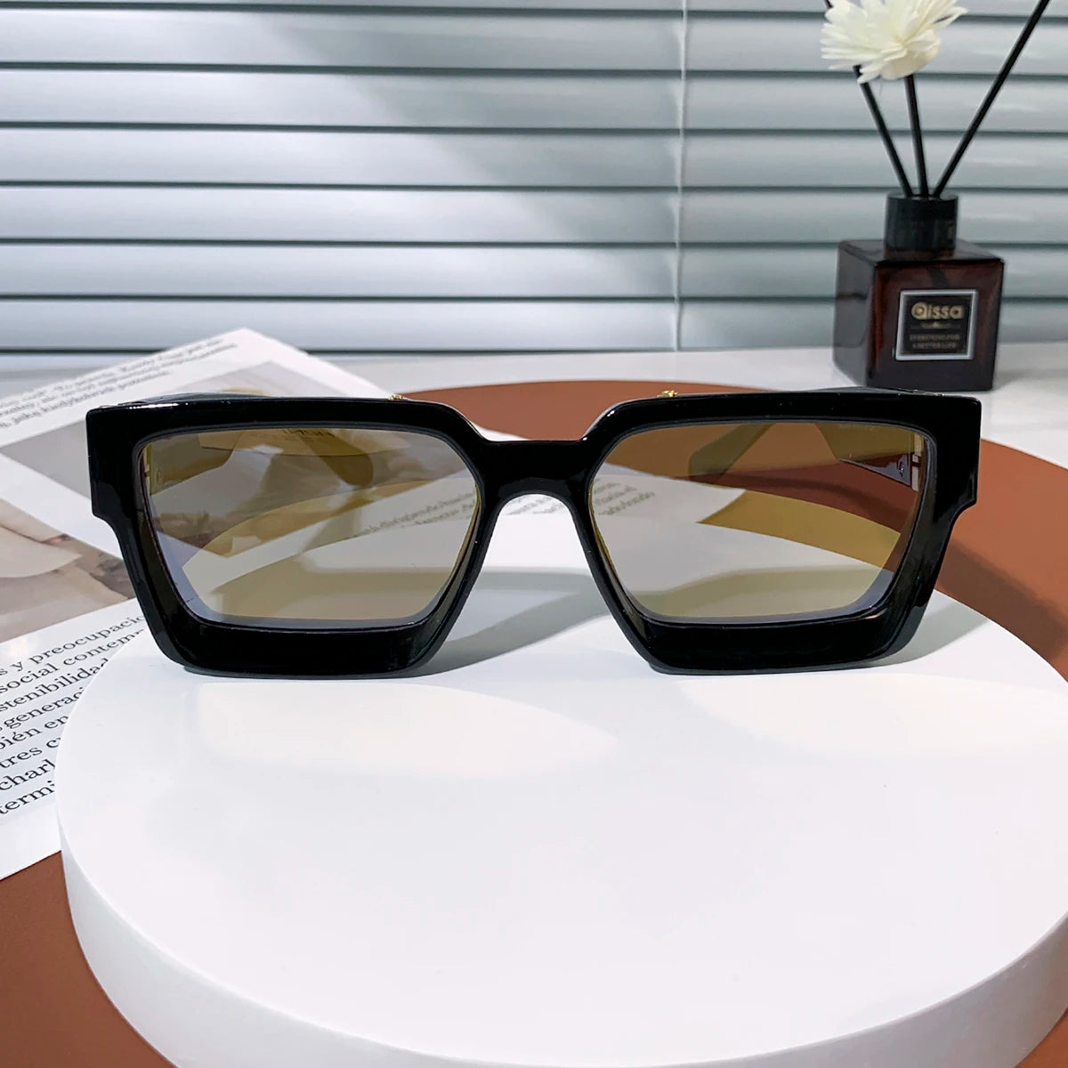 Ruiao Monarch Square Shades