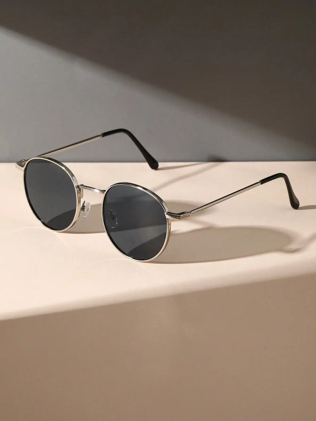Retro Round Metal Sunglasses – Unisex UV400 Shades