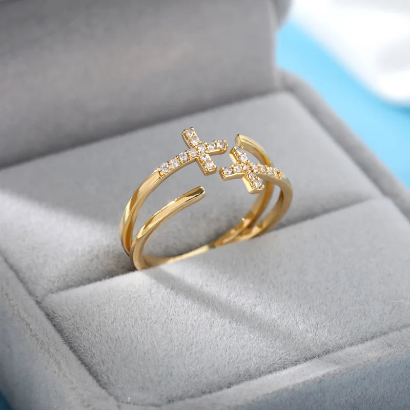 Eterna Cross Ring