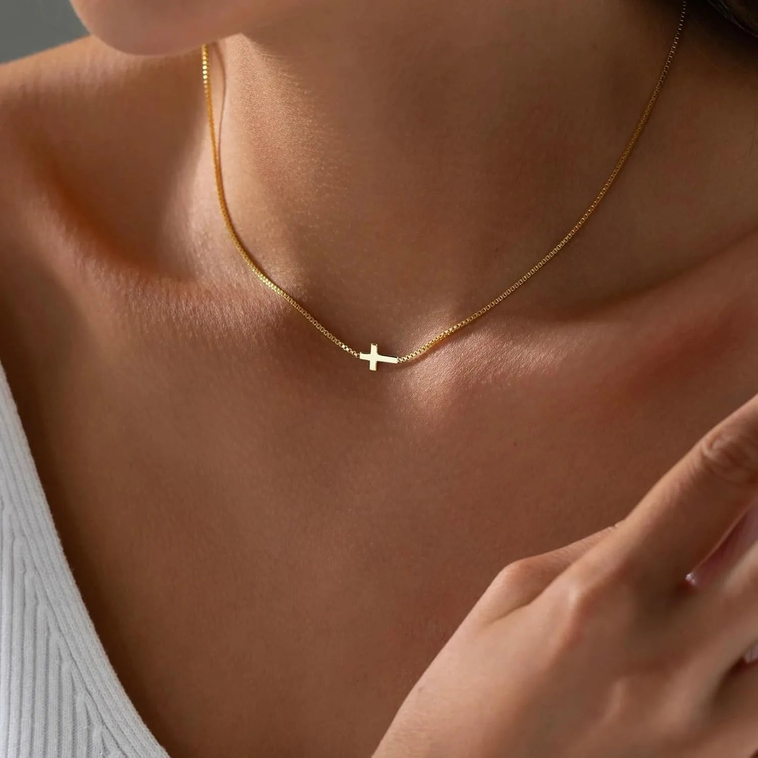 Solène Cross Choker – 14K Gold-Plated Minimalist Necklace