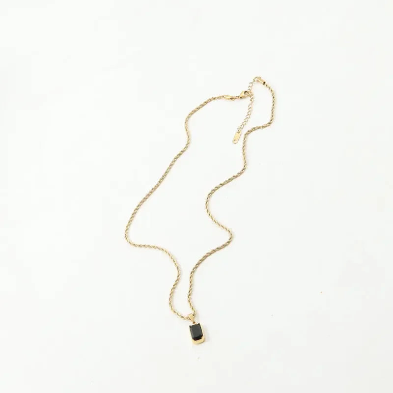 Obsidian Luxe Pendant – Black Onyx & Gold-Plated