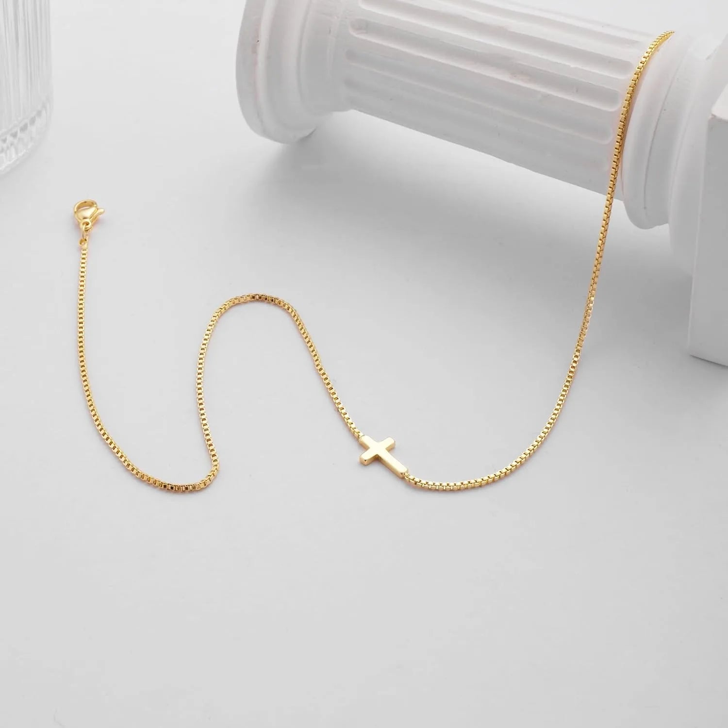 Solène Cross Choker – 14K Gold-Plated Minimalist Necklace