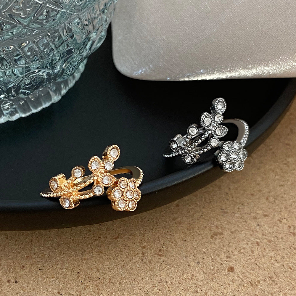 🌸 Elegant Full Diamond Flower Leaves Open Ring – Adjustable Fit 🌿